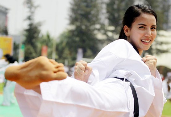  - 2012121tya ariesta - taekwondo (detik com) b
